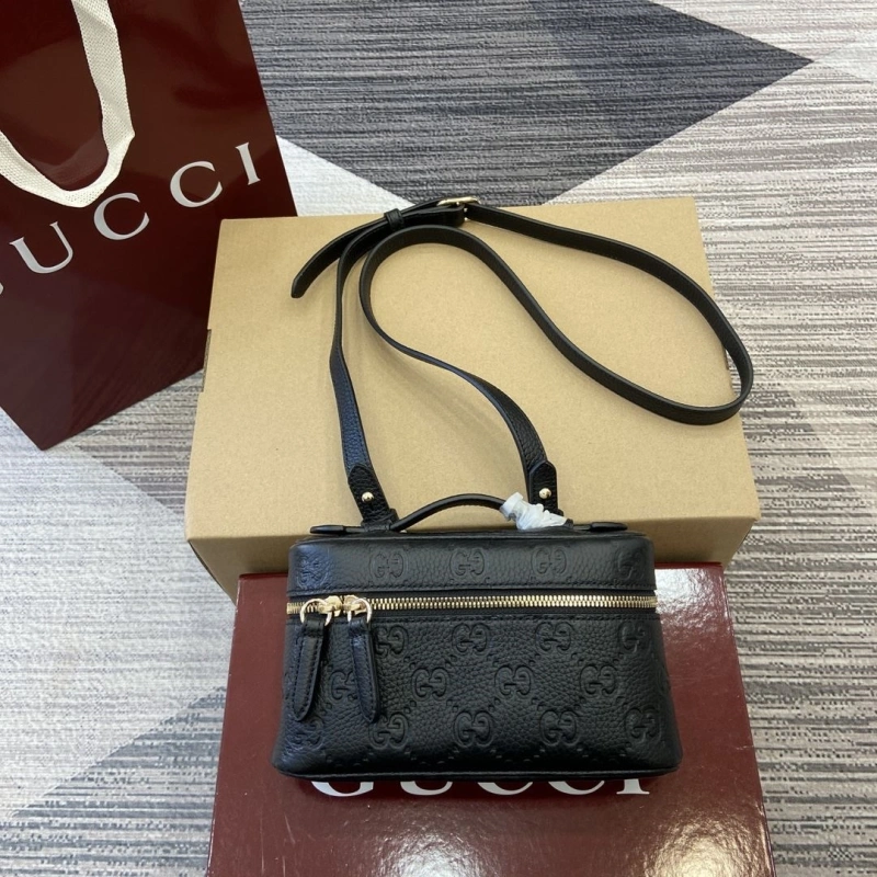 Gucci Cosmetic Bags 4011B-0122