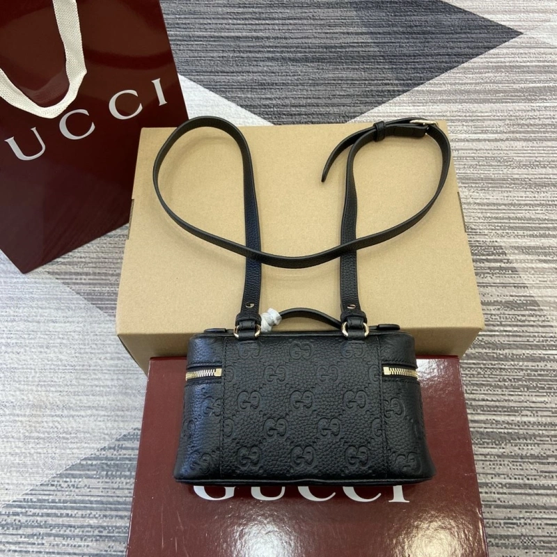 Gucci Cosmetic Bags 4011B-0122