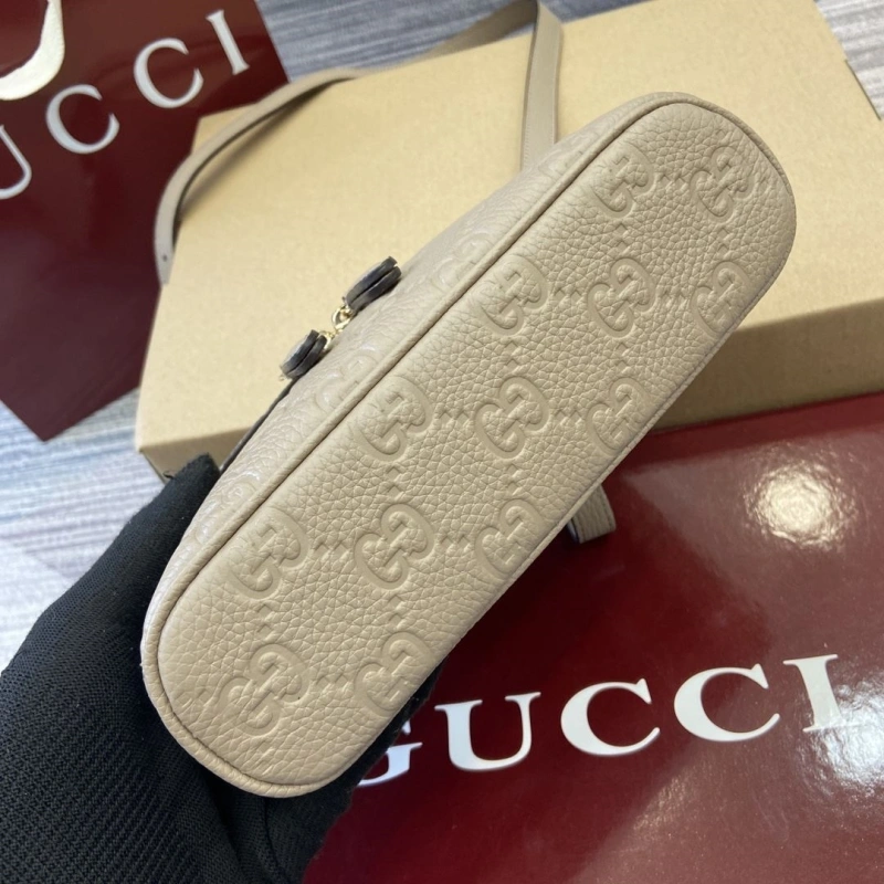 Gucci Top Handle Bags 4011C-0026