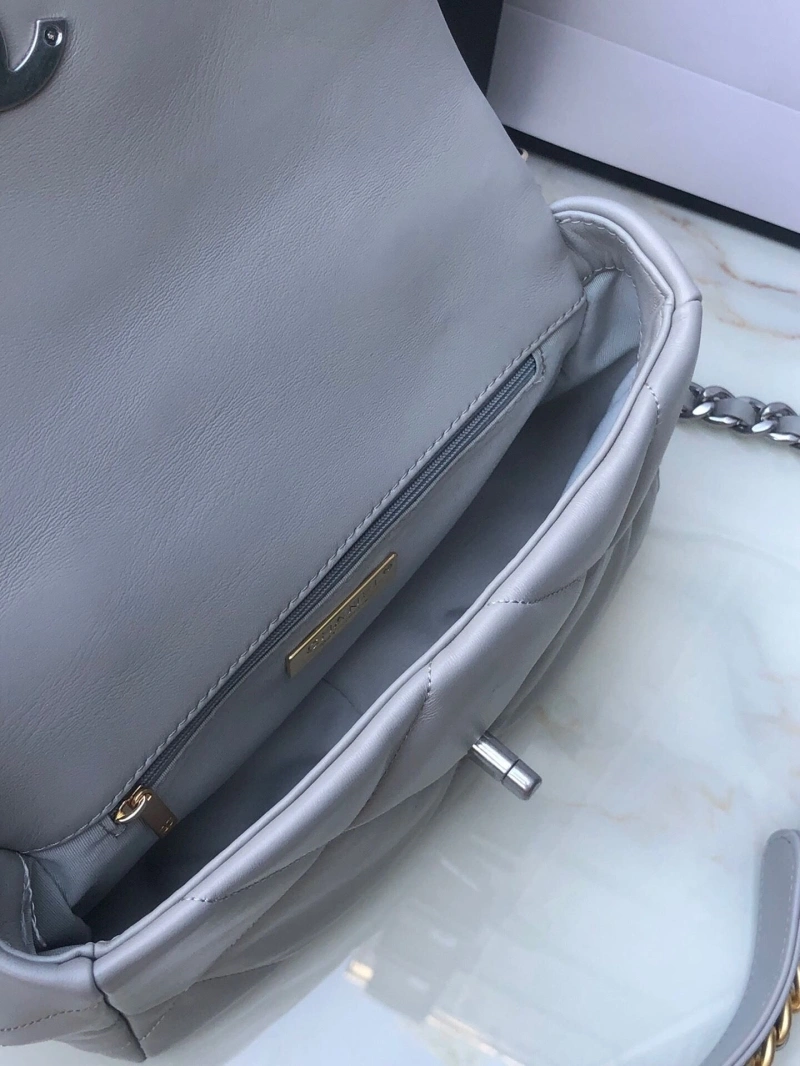 Chanel 19 Bags 4016A-0062