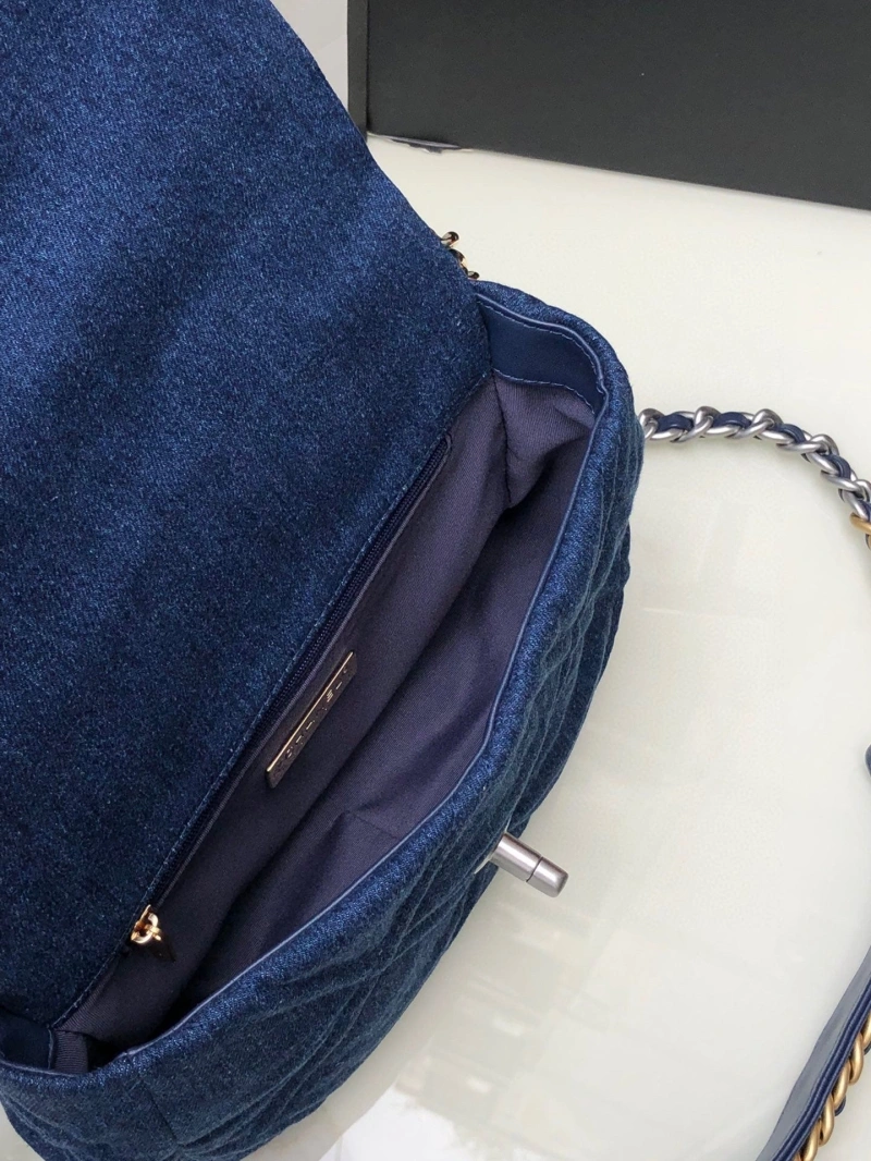 Chanel 19 Bags 4016A-0068