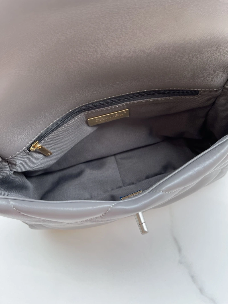 Chanel 19 Bags 4016A-0072