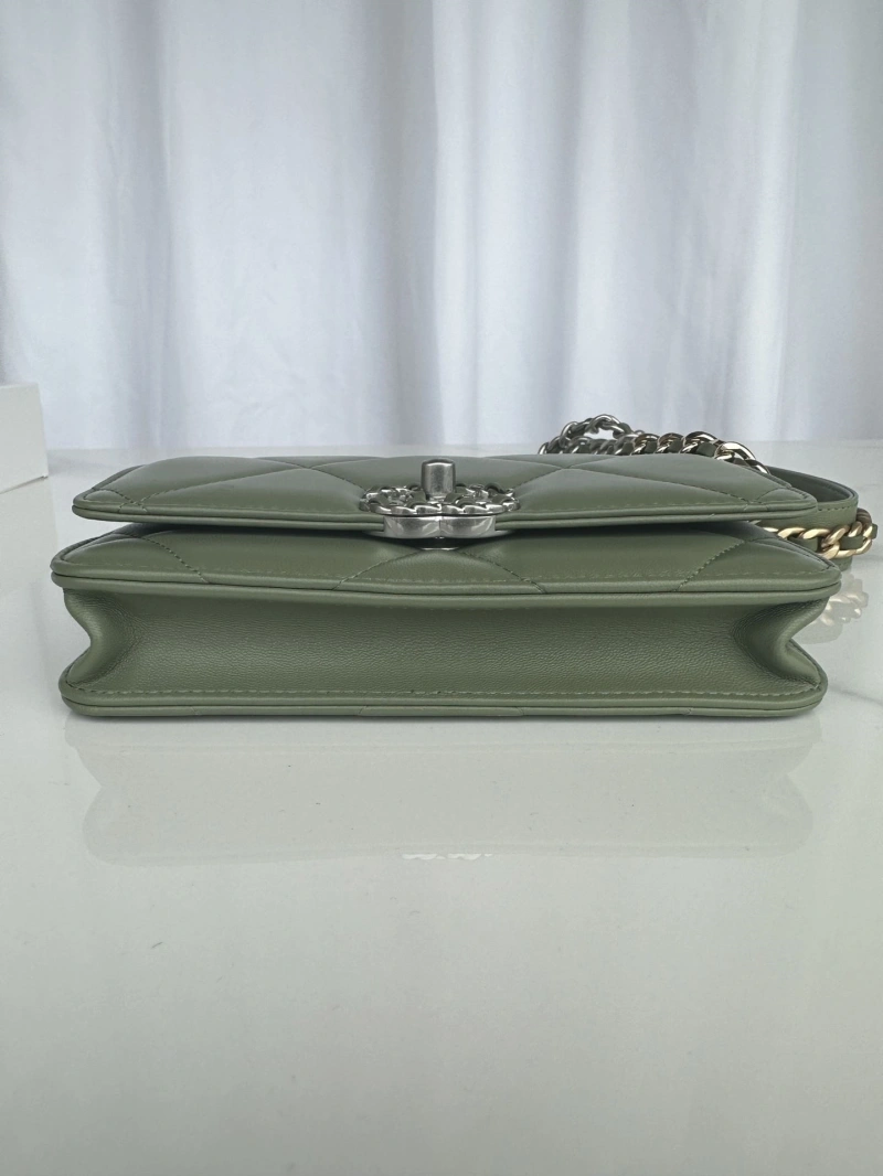 Chanel 19 Bags 4016A-0157