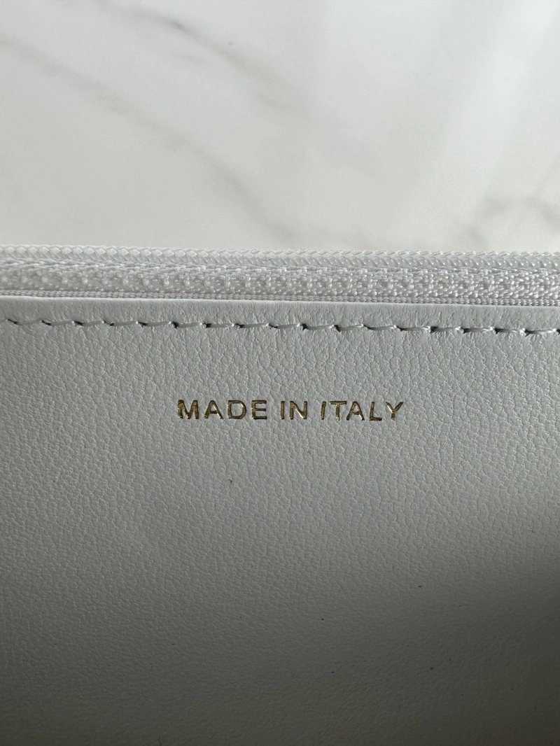 Chanel 19 Bags 4016A-0162