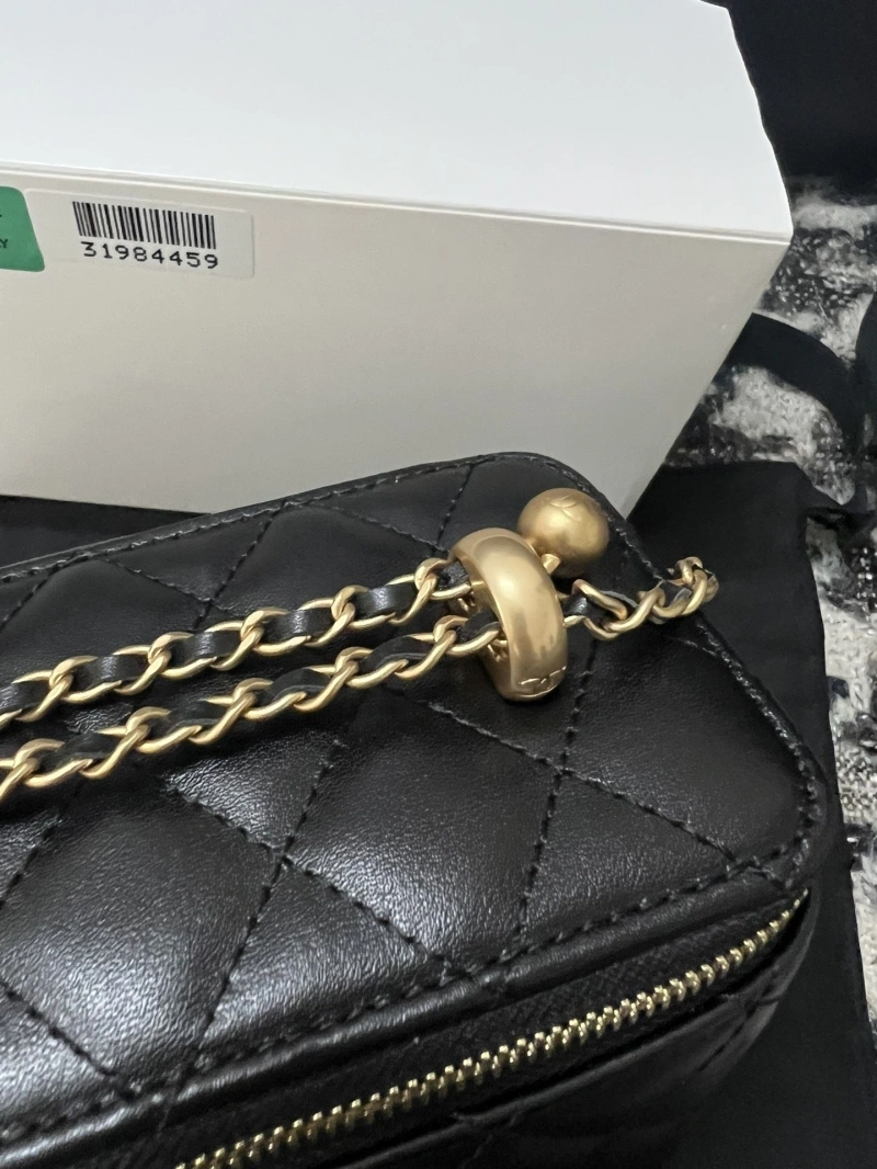 Ch**el cosmetic bags 4017-0352