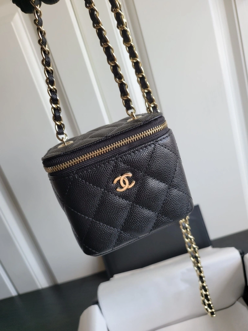 Chanel Cosmetic Bags 4017-0361