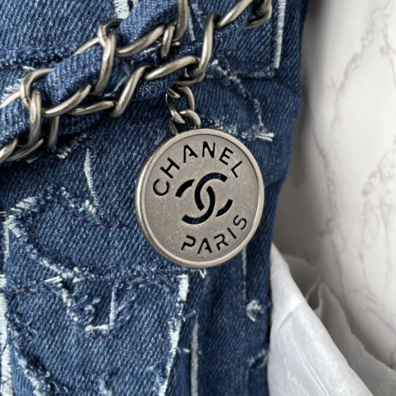 Chanel Shopping Bags 4017-0382