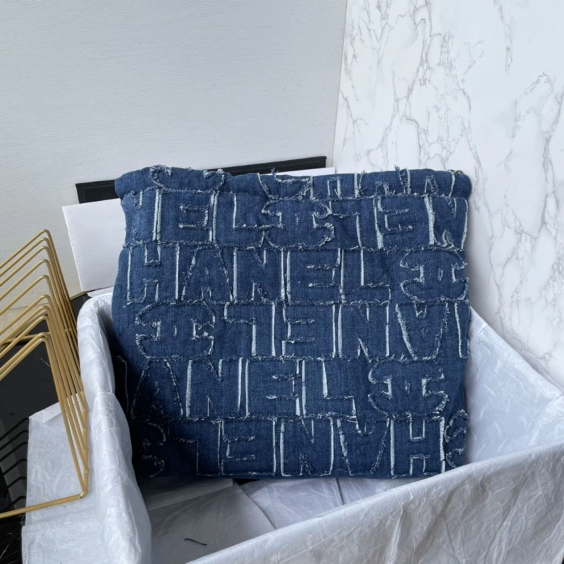 Chanel Shopping Bags 4017-0382