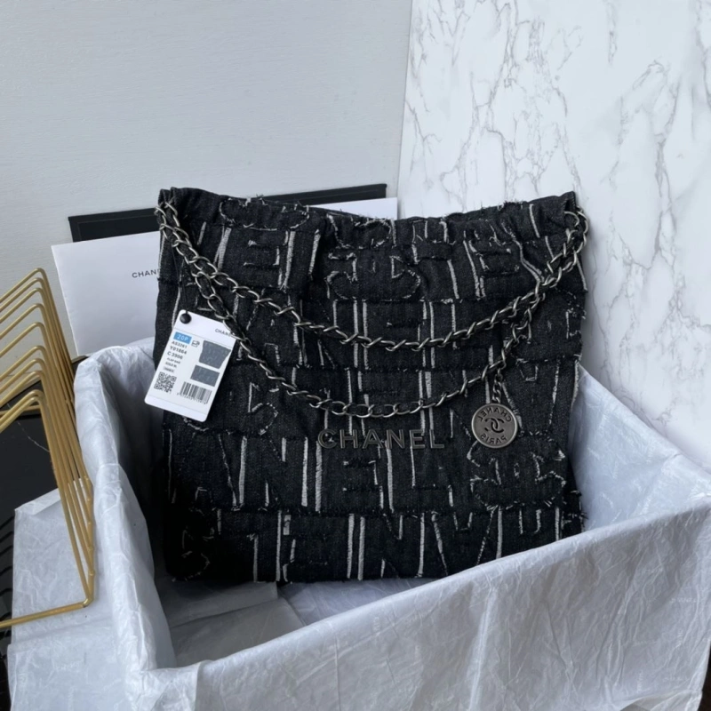 Chanel Shopping Bags 4017-0383