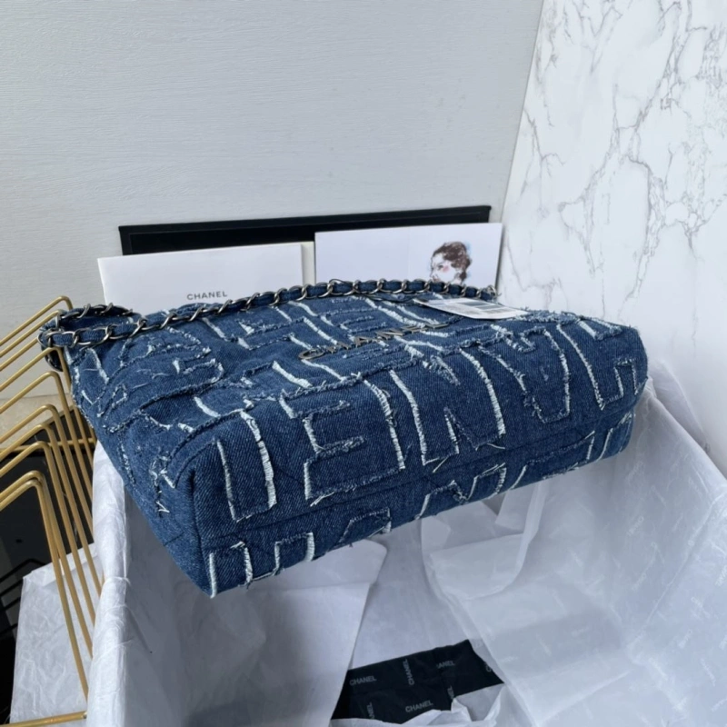 Chanel Shopping Bags 4017-0384