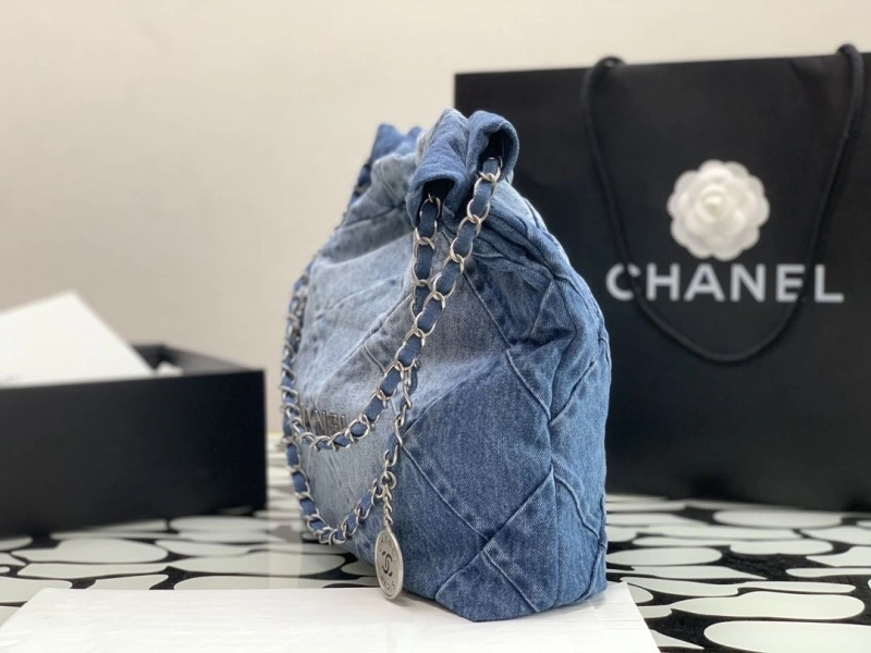 Chanel Shopping Bags 4017-0397