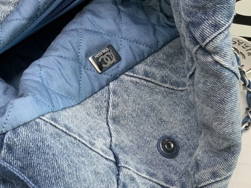 Chanel Shopping Bags 4017-0397