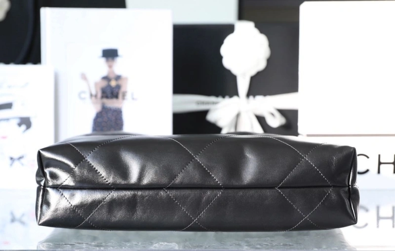 Chanel Shopping Bags 4017-0400