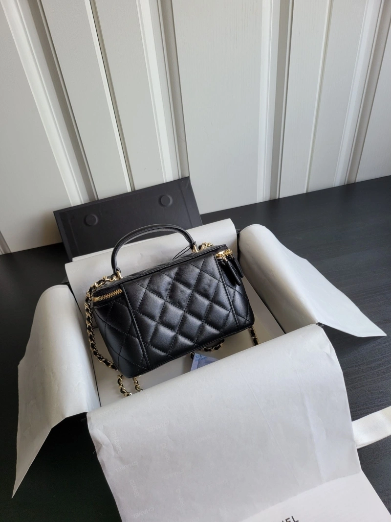 Chanel Cosmetic Bags 4017-0565