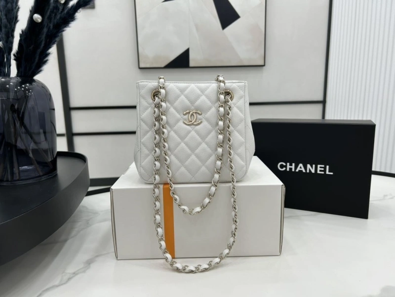 Chanel Shopping Bags 4017-0668