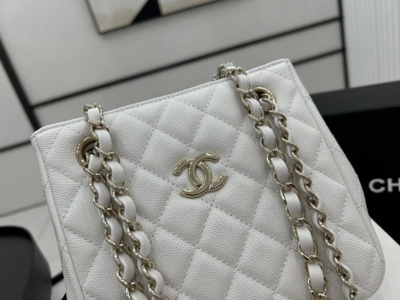 Chanel Shopping Bags 4017-0668