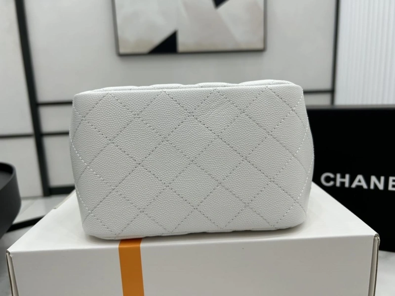 Chanel Shopping Bags 4017-0668