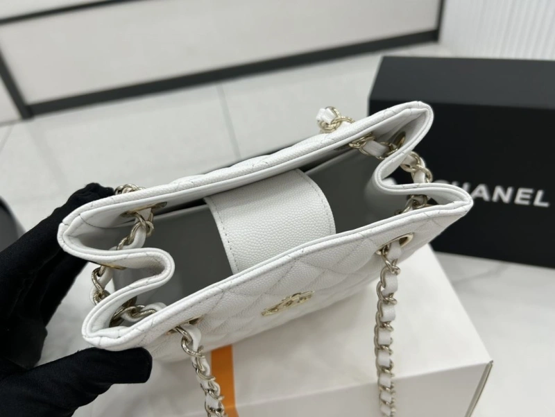 Chanel Shopping Bags 4017-0668