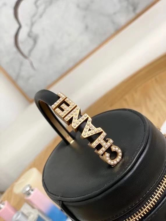 Chanel Cosmetic Bags 4017-0672