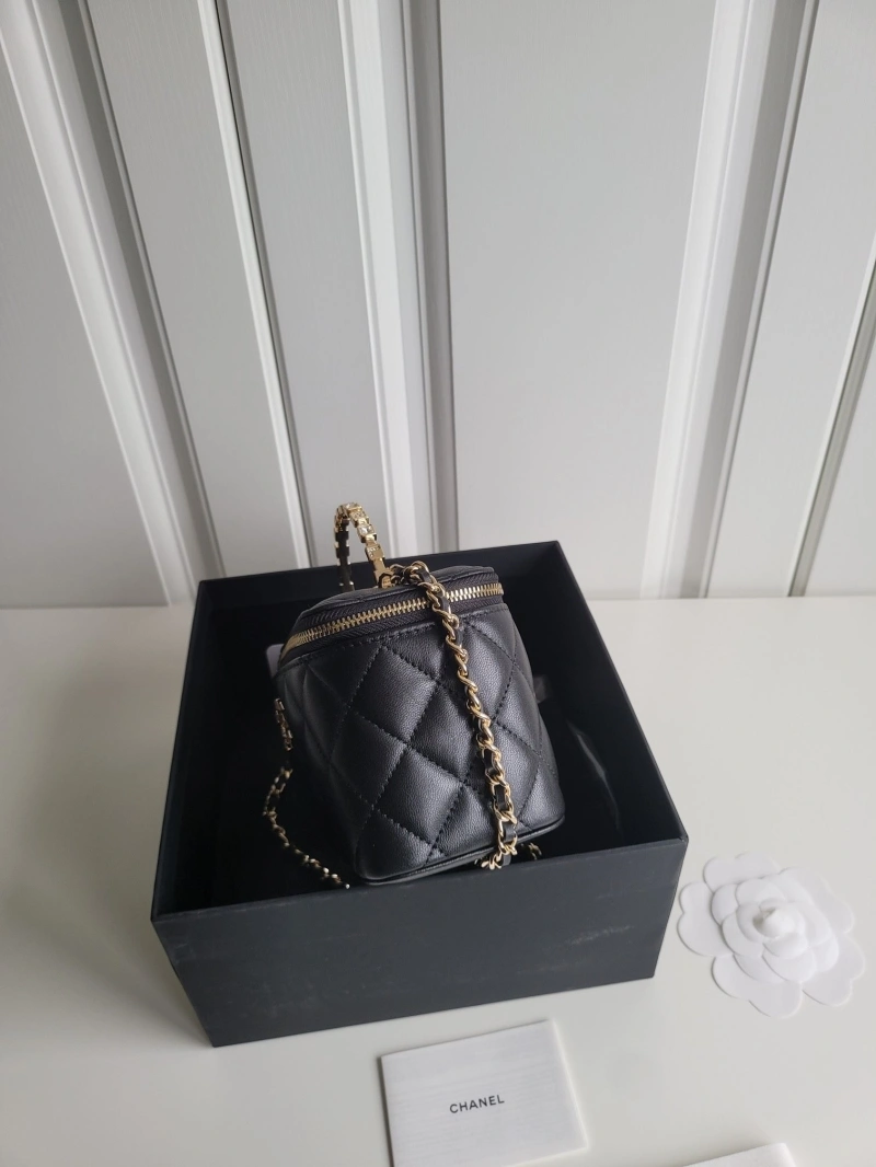 Chanel Cosmetic Bags 4017-0677