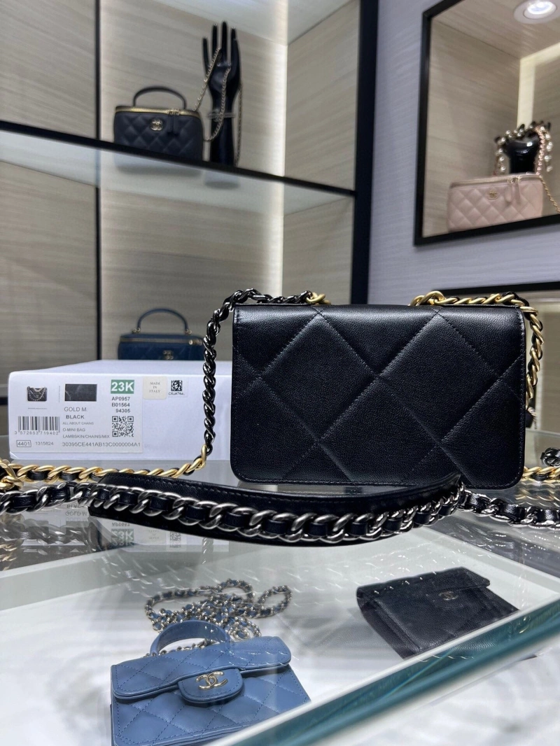 Chanel 19 Bags 4017-0694
