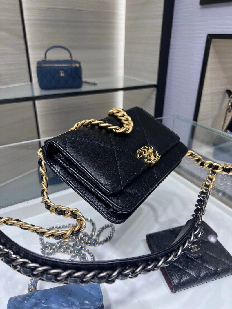 Chanel 19 Bags 4017-0694