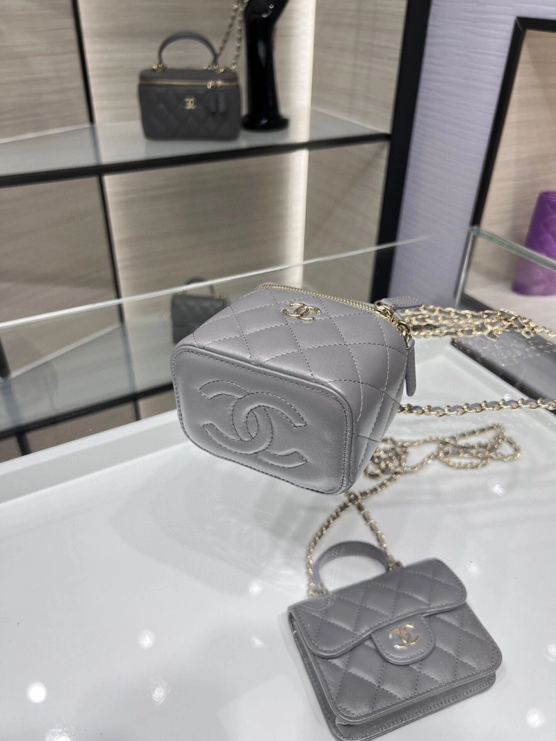 Chanel Cosmetic Bags 4017-0698