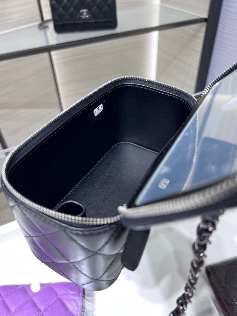 Chanel Cosmetic Bags 4017-0702