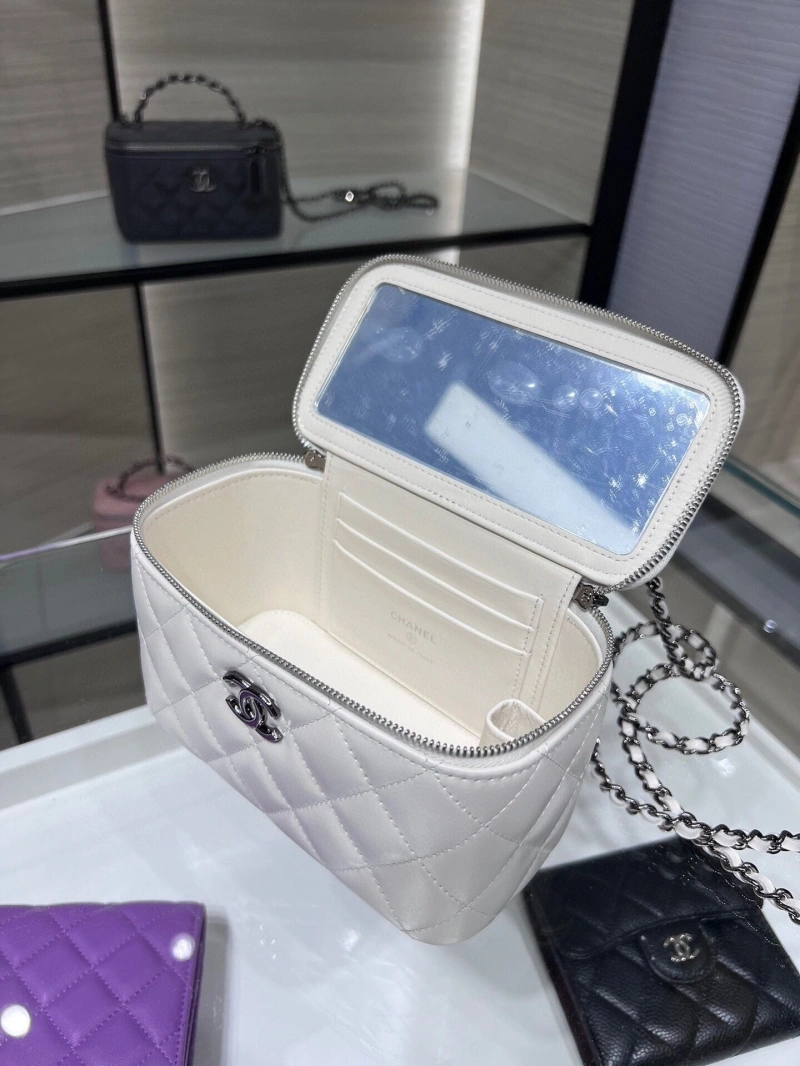 Chanel Cosmetic Bags 4017-0704