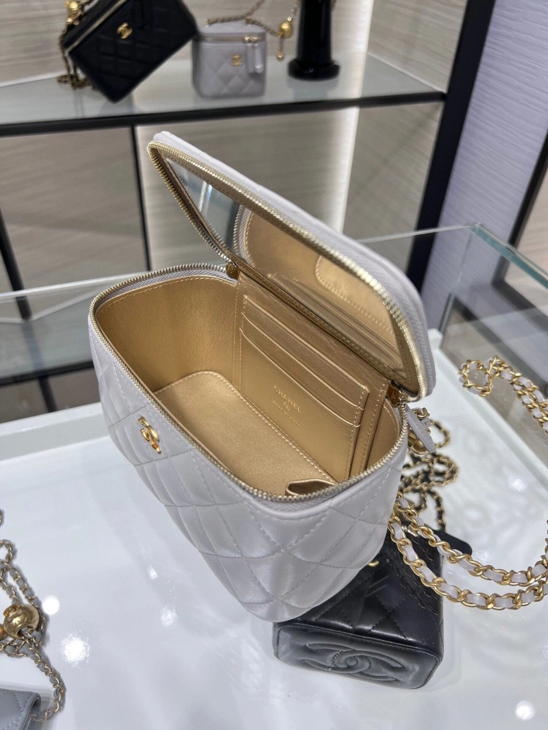 Chanel Cosmetic Bags 4017-0705