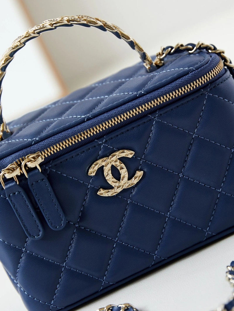 Chanel Cosmetic Bags 4017-0811