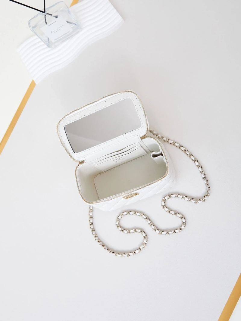 Chanel Cosmetic Bags 4017-0816