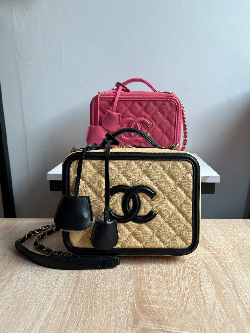 Chanel Cosmetic Bags 4017-0823