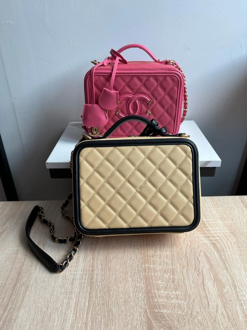 Chanel Cosmetic Bags 4017-0823