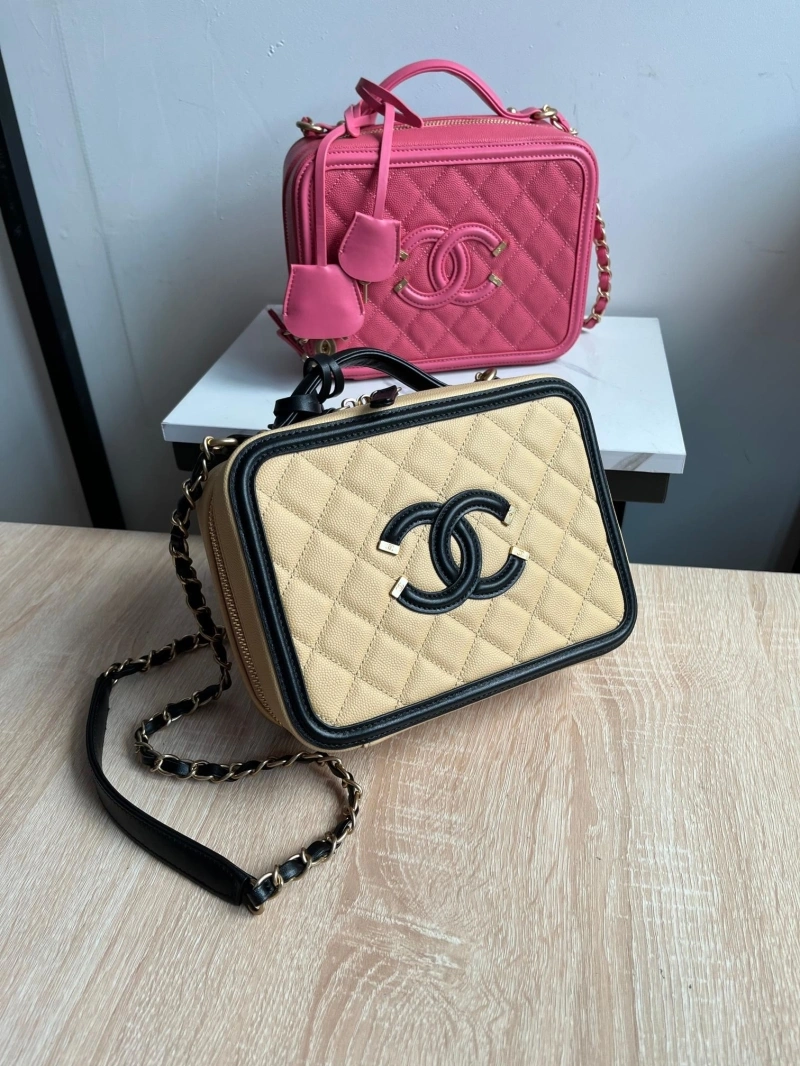 Chanel Cosmetic Bags 4017-0823