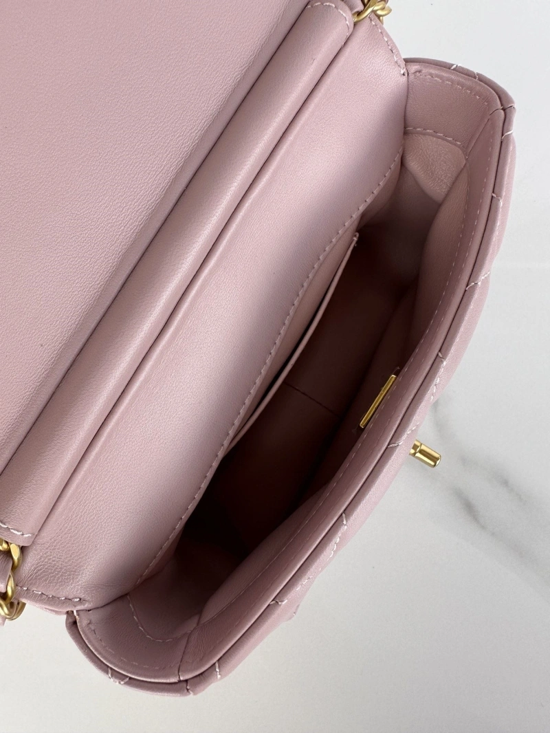 Chanel 19 Bags 4017-0870