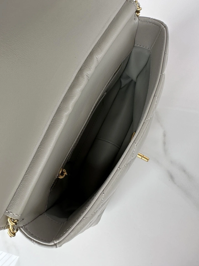 Chanel 19 Bags 4017-0875