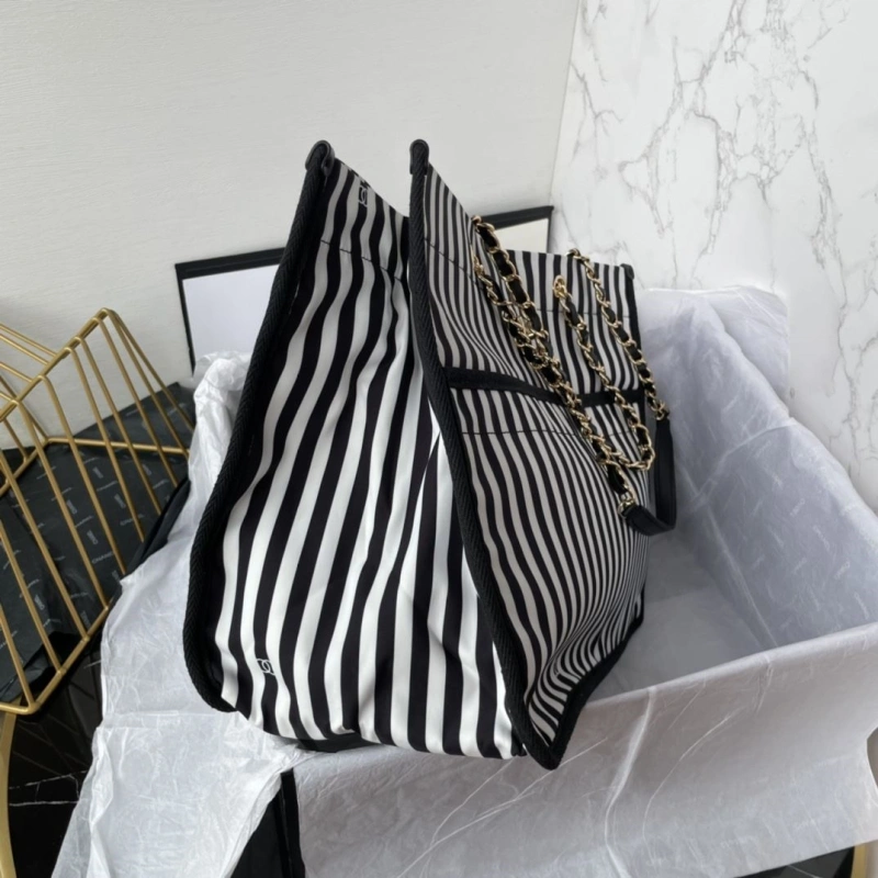 Chanel Shopping Bags 4017-0957
