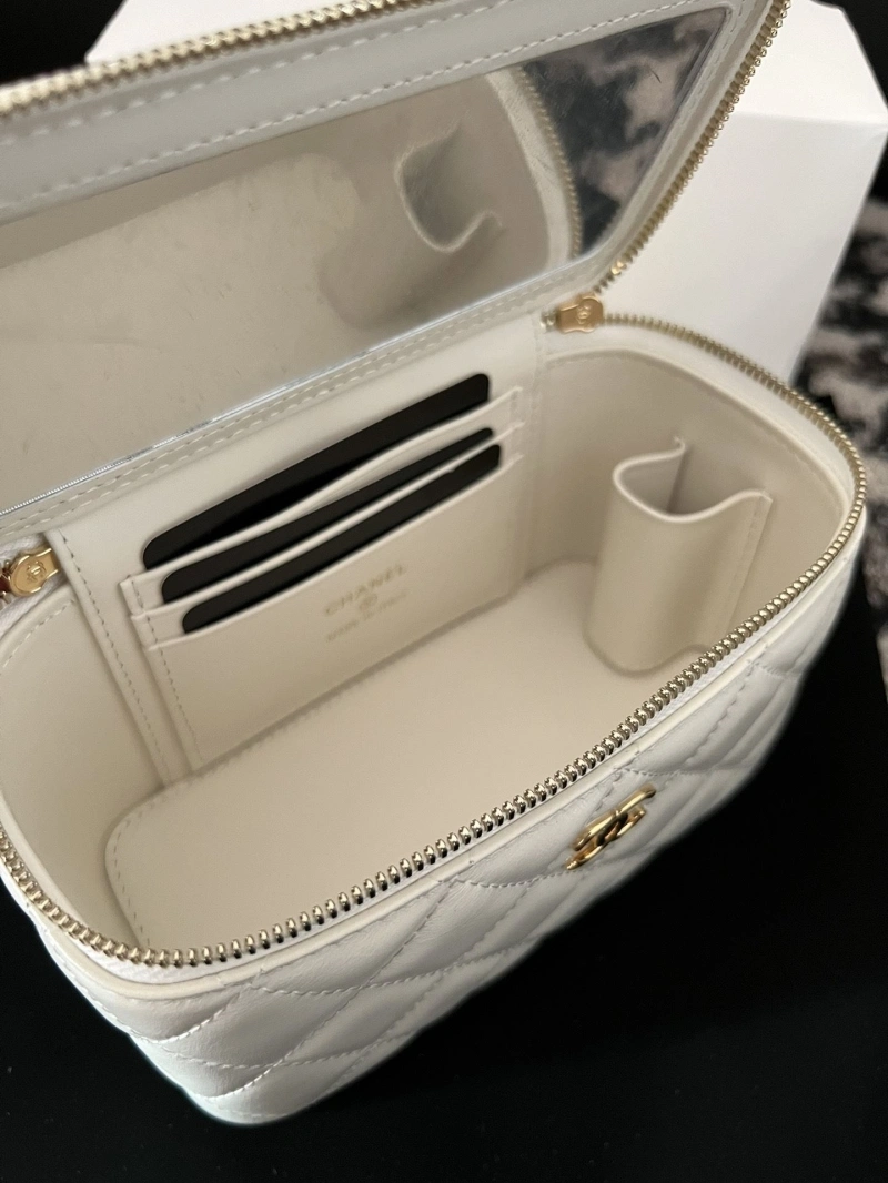 Chanel Cosmetic Bags 4017-1380