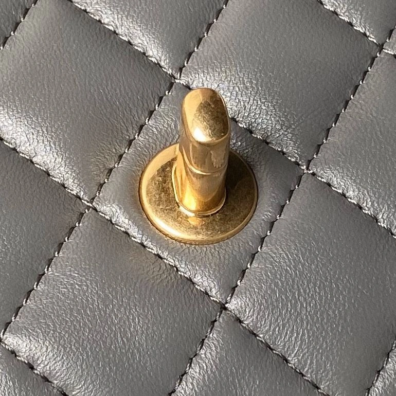 Chanel 19 Bags 4017-1687