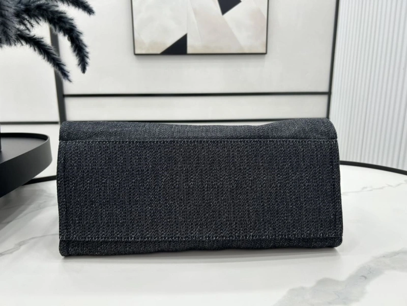 Chanel Shopping Bags 4017-1944