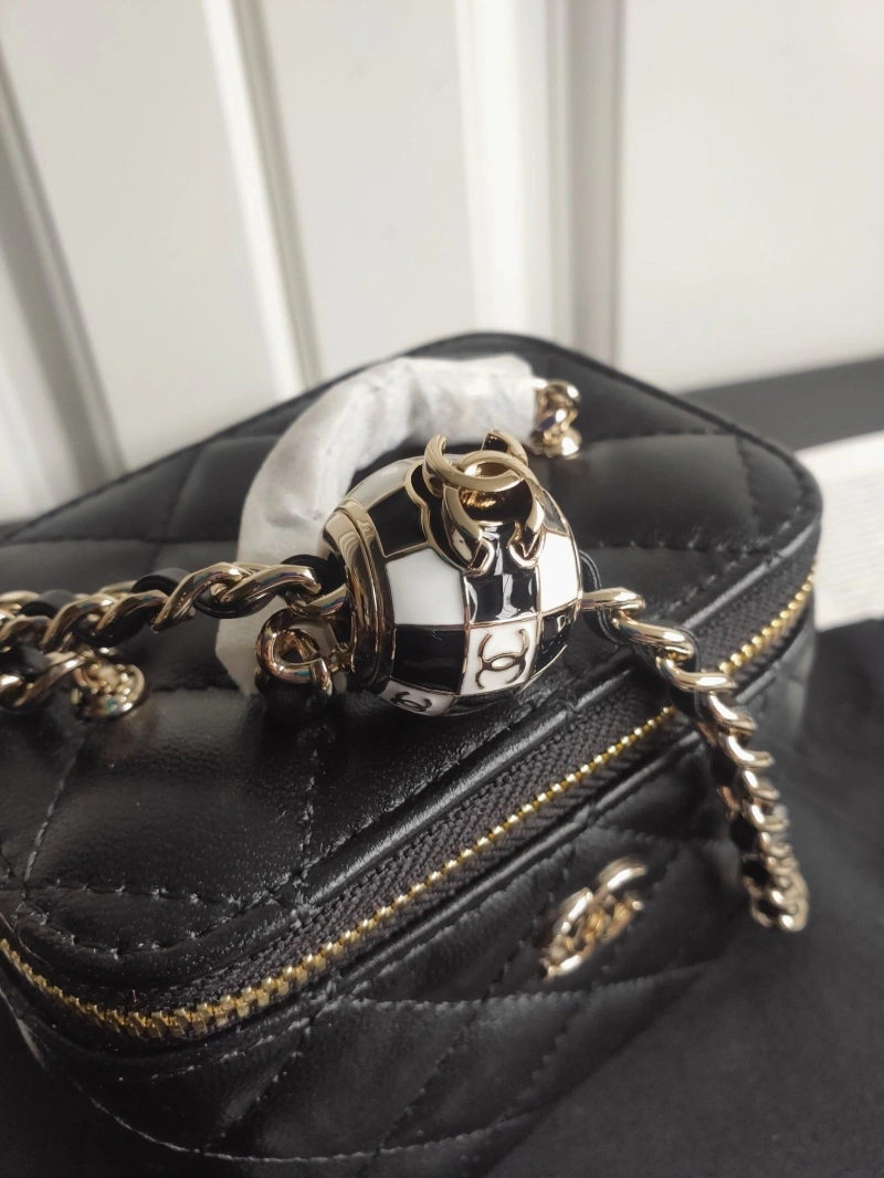 Chanel Cosmetic Bags 4017-2048