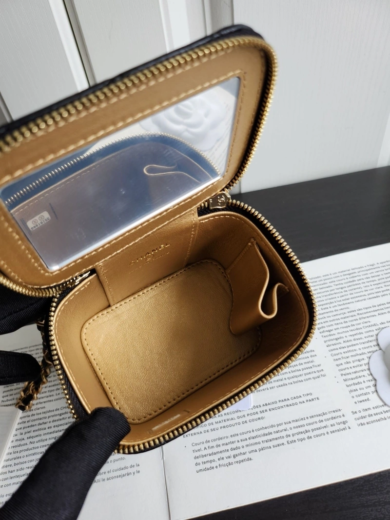 Chanel Cosmetic Bags 4017B-0017