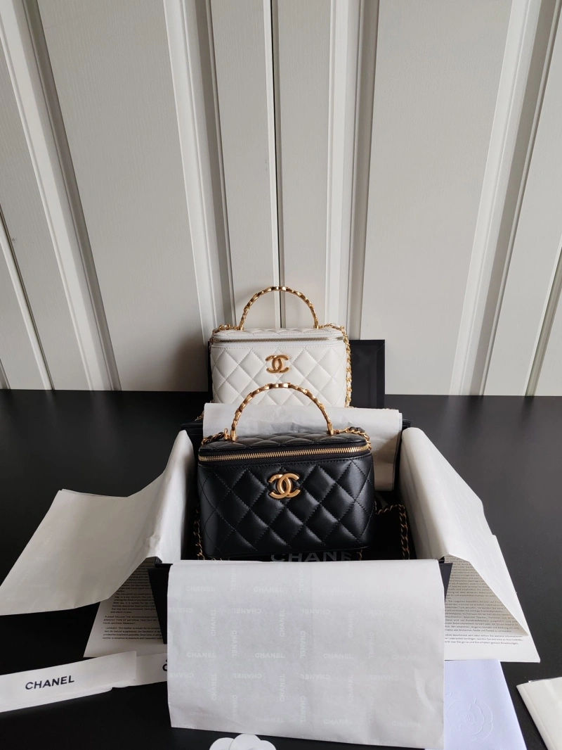 Chanel Cosmetic Bags 4017B-0019