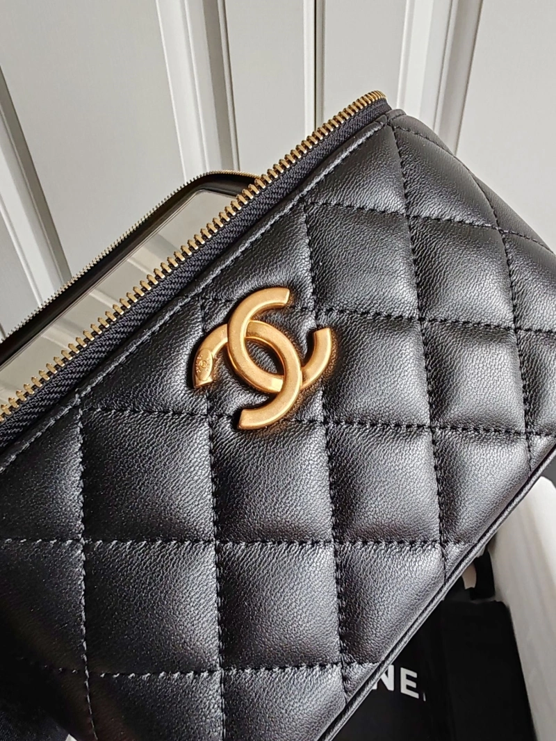 Chanel Cosmetic Bags 4017B-0019