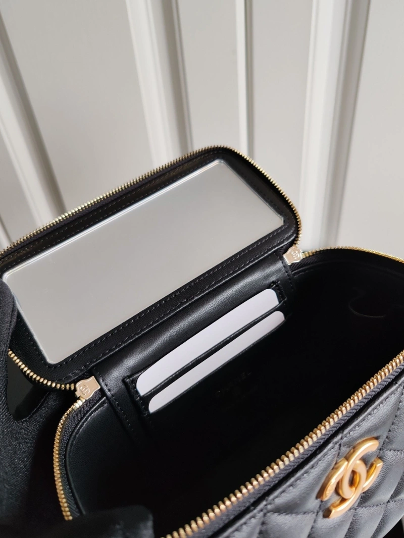 Chanel Cosmetic Bags 4017B-0019