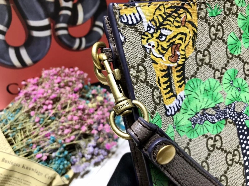 Gucci Clutch Bags 4032-0180