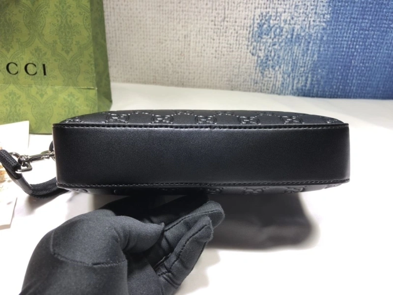 Gucci Clutch Bags 4032-0339