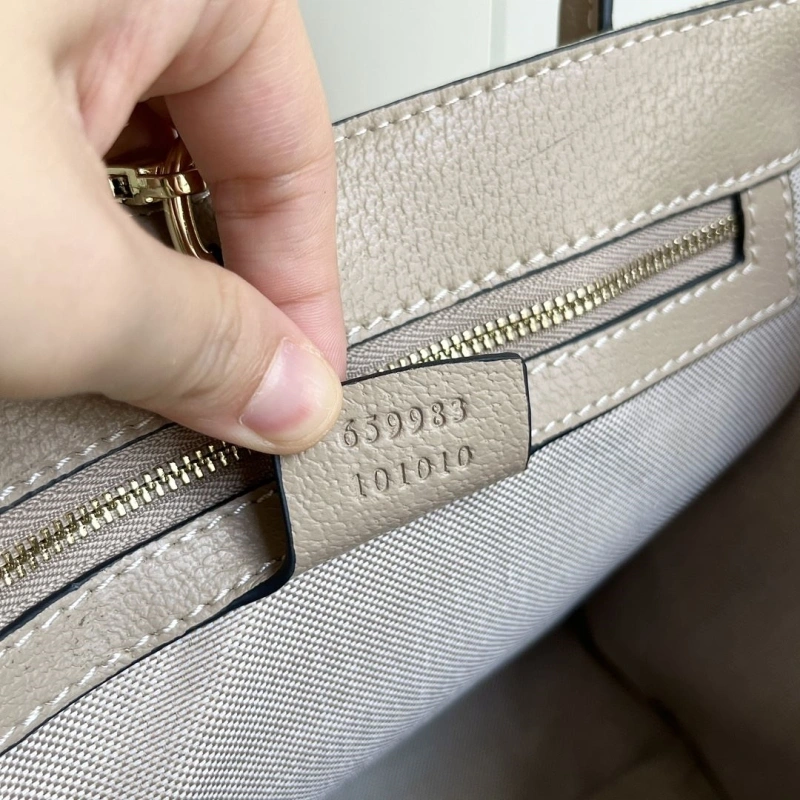 Gucci Shopping Bags 4032-0735