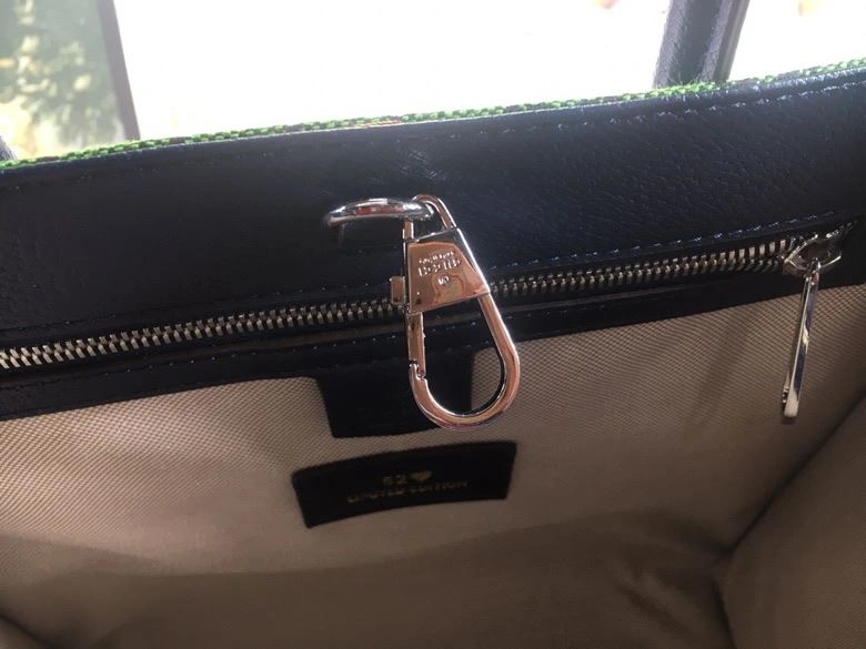 Gucci Shopping Bags 4032-1146